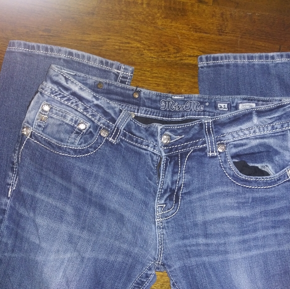 Miss Me Jeans Rhinestone Detail - Picture 1 of 7